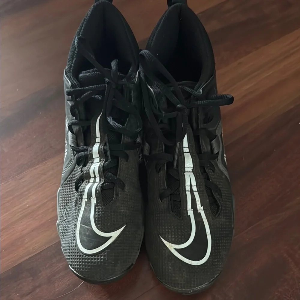 Nike Black and White Sports Sneakers